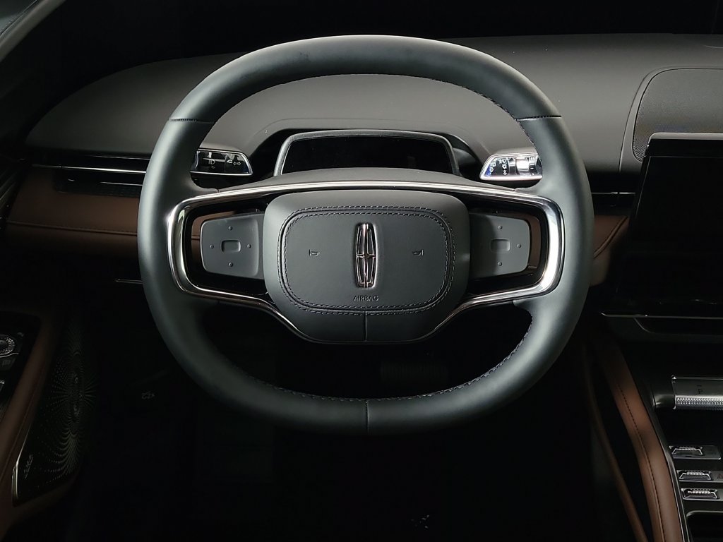 New 2026 Lincoln Nautilus Reserve AWD/4WD image 11