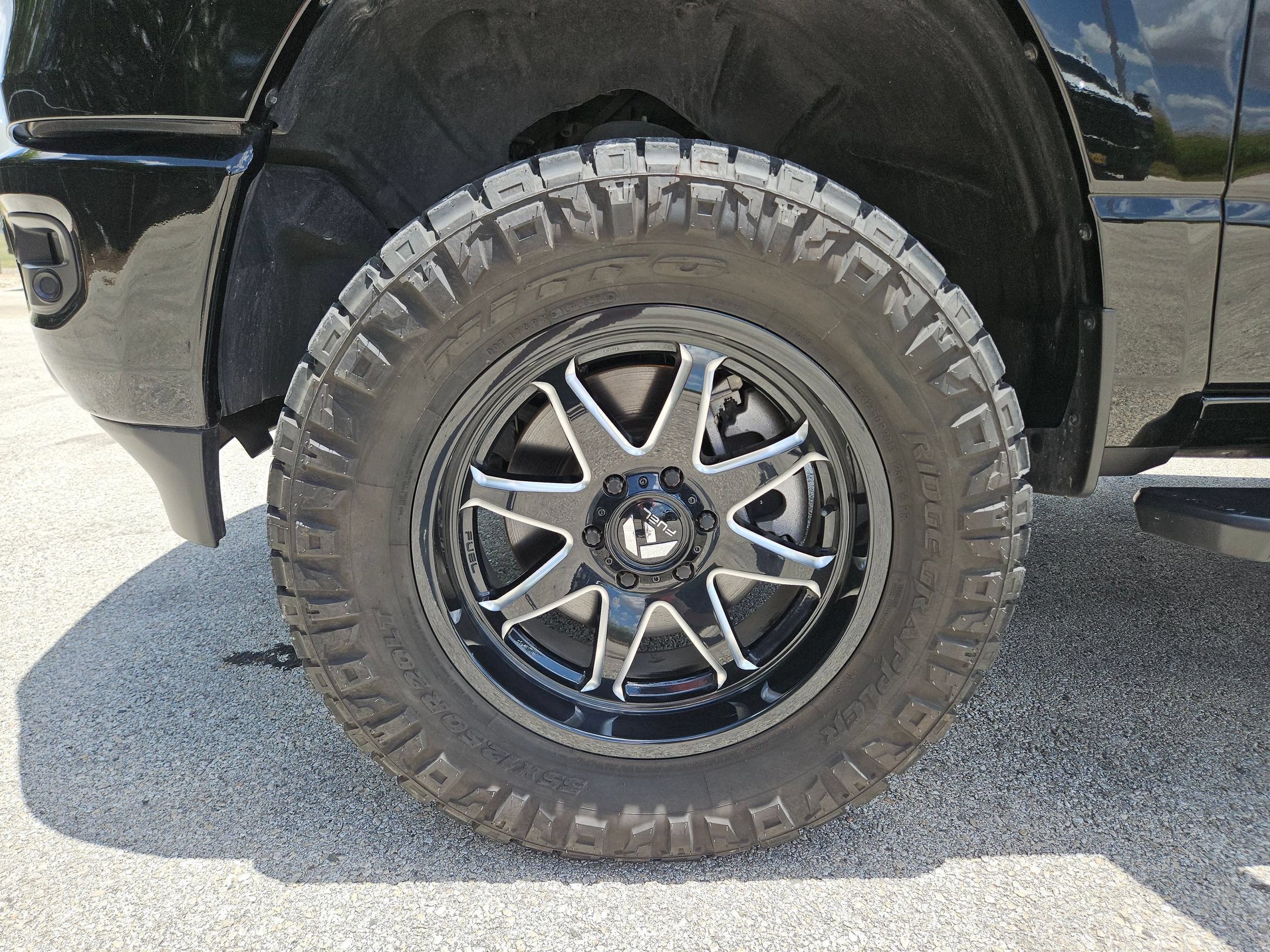 Used 2024 RAM 1500 Laramie AWD/4WD image 31