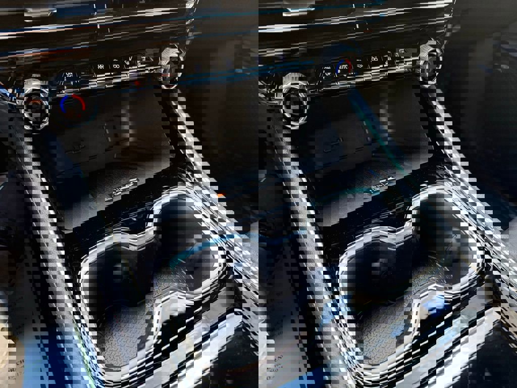 New 2026 Chevrolet Traverse RS w/ LPO, Floor Liner Package image 39