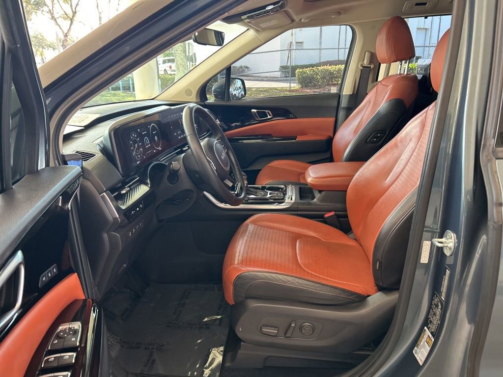 Used 2022 Kia Carnival SX Prestige image 5