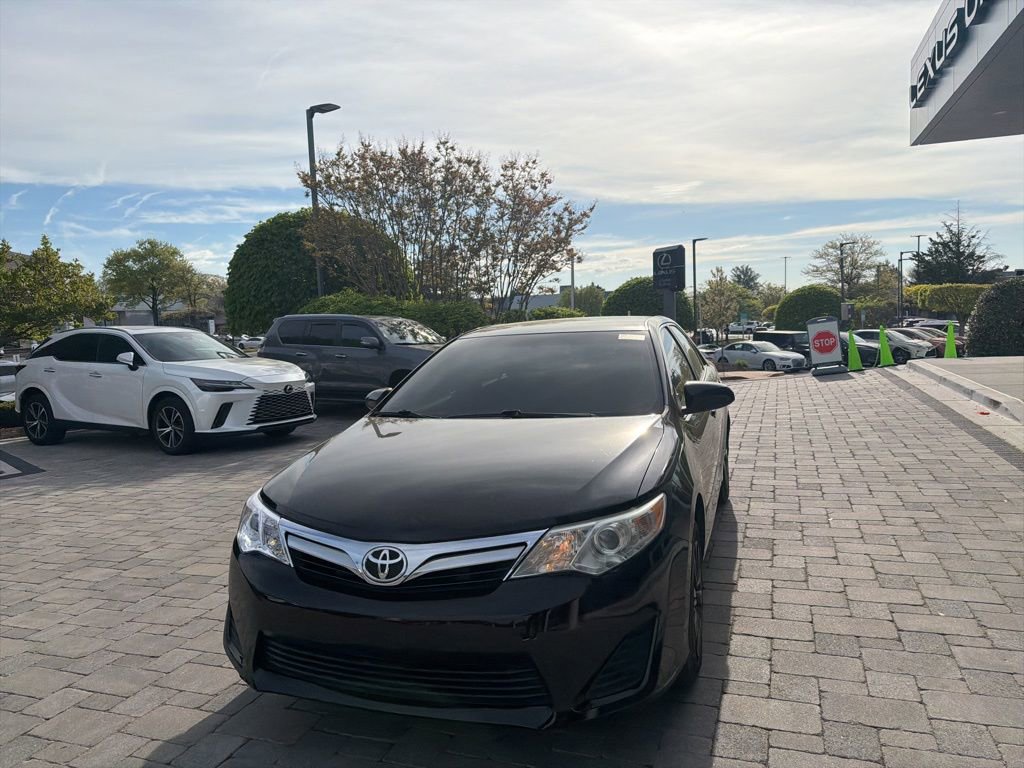 Used 2014 Toyota Camry LE FWD image 30