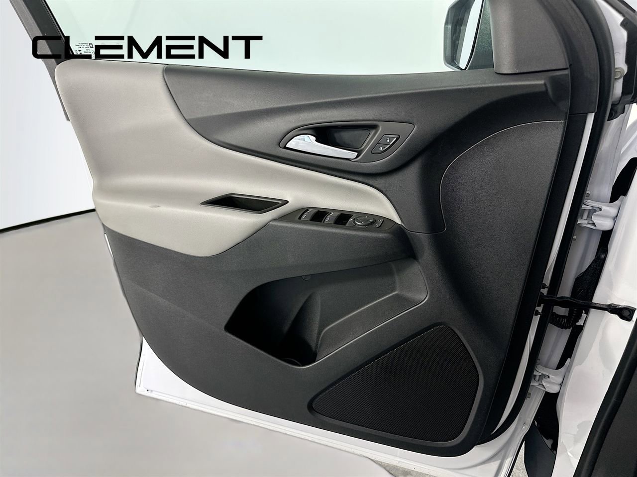 Used 2023 Chevrolet Equinox LT AWD/4WD image 26