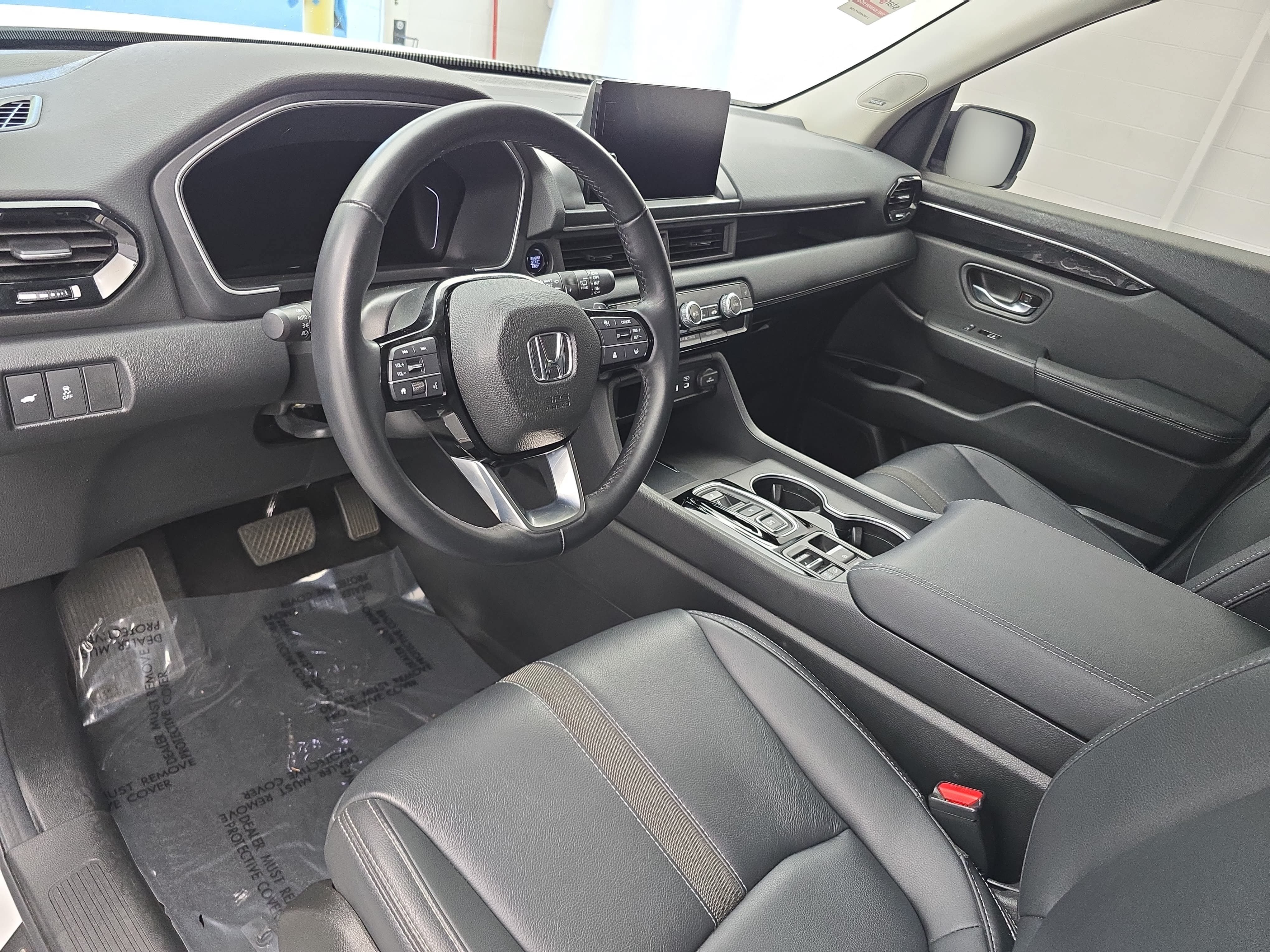 Certified 2025 Honda Pilot Touring image 17