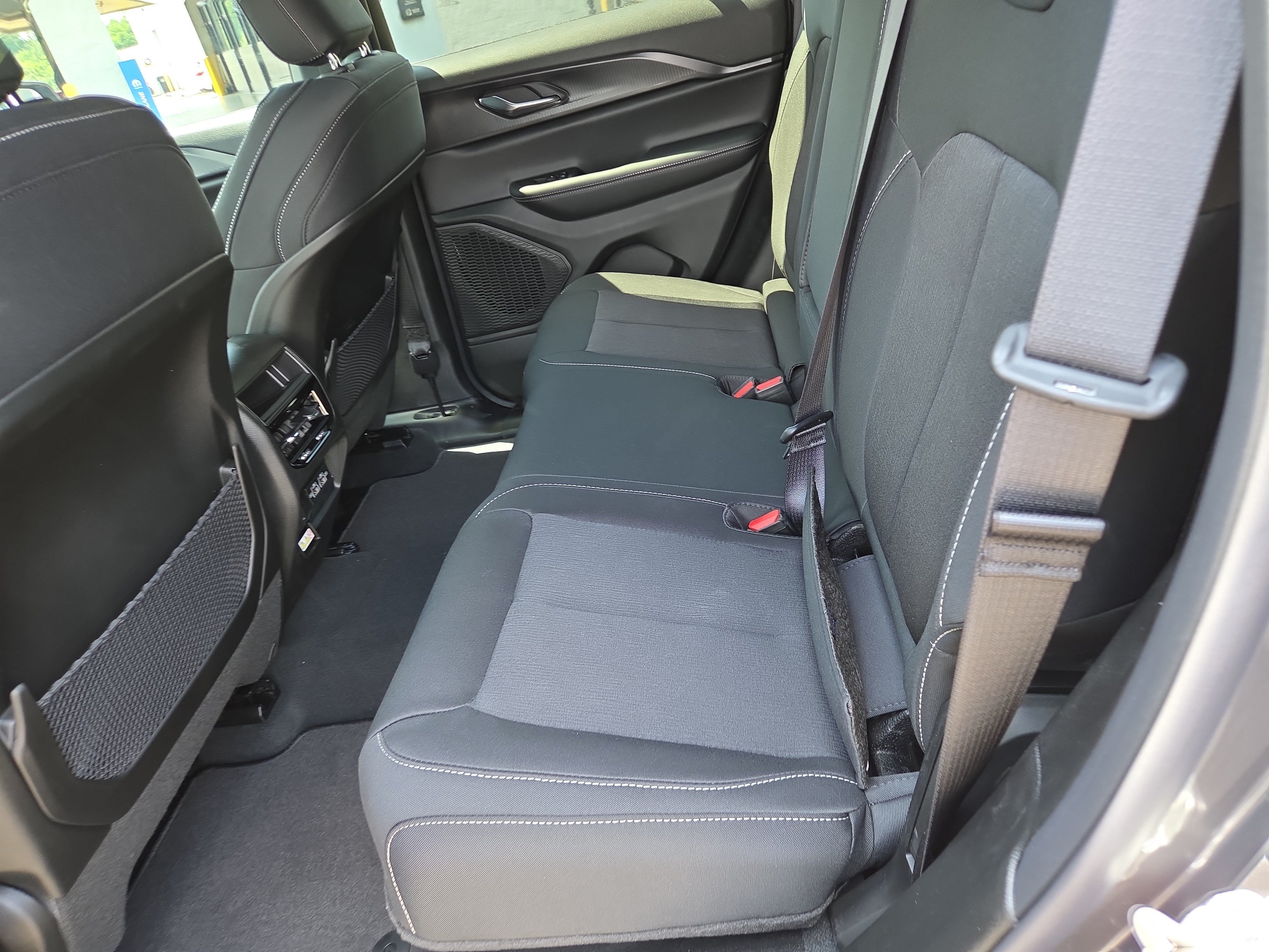 New 2026 Jeep Grand Cherokee Laredo X RWD image 6
