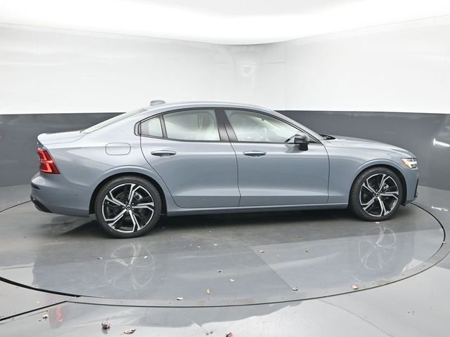 Used 2024 Volvo S60 B5 Ultimate image 8