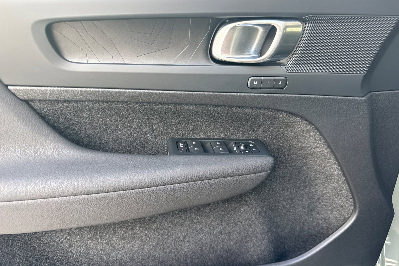 Used 2023 Volvo XC40 Recharge Plus AWD/4WD image 15