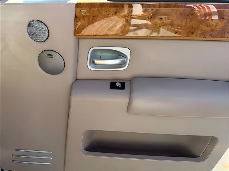 Used 2006 Rolls-Royce Phantom Sedan RWD image 52