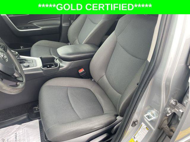 Certified 2024 Toyota RAV4 LE AWD/4WD image 17
