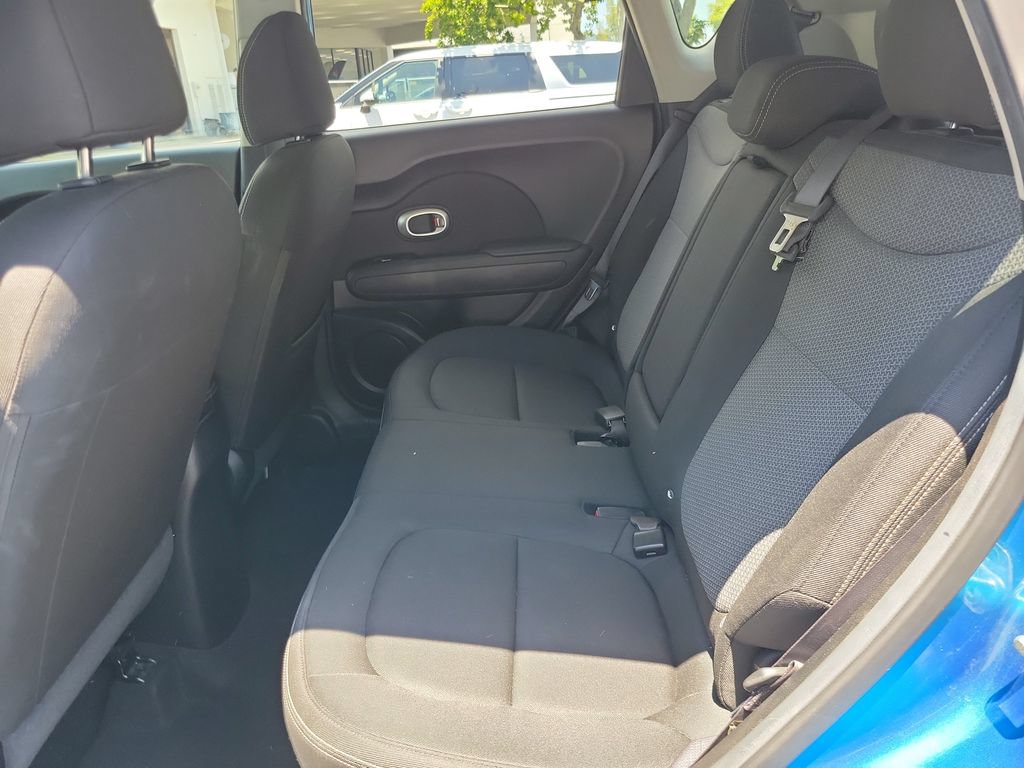 Used 2017 Kia Soul + w/ Designer's Package FWD image 7