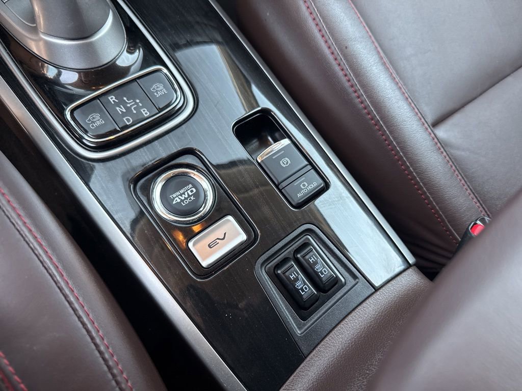 Used 2018 Mitsubishi Outlander 4WD Plug-In Hybrid image 29