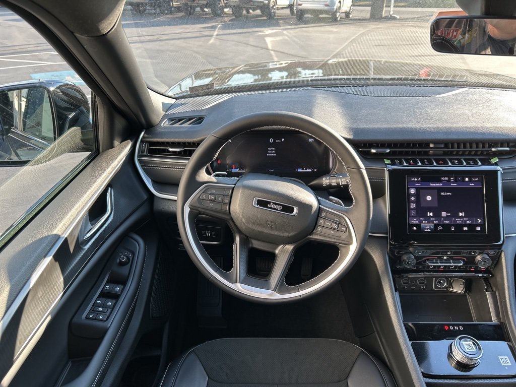 New 2025 Jeep Grand Cherokee L Altitude AWD/4WD image 17