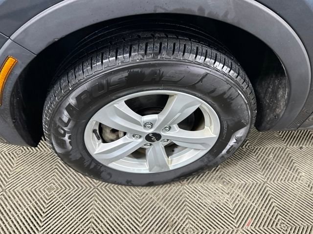 Used 2022 Kia Sorento LX image 10