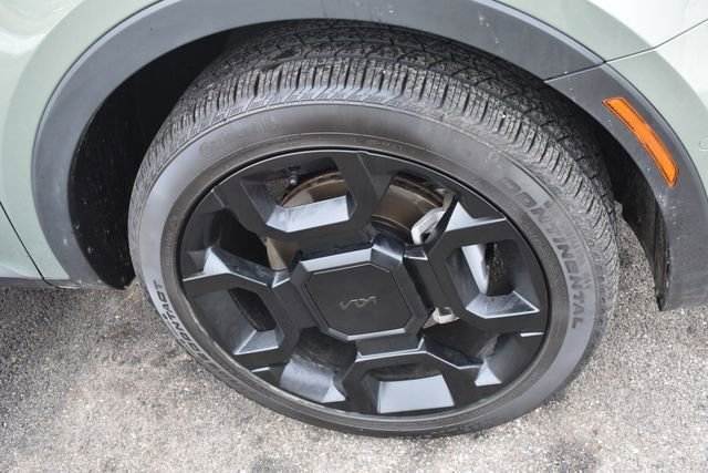 Certified 2025 Kia Sorento SX image 11