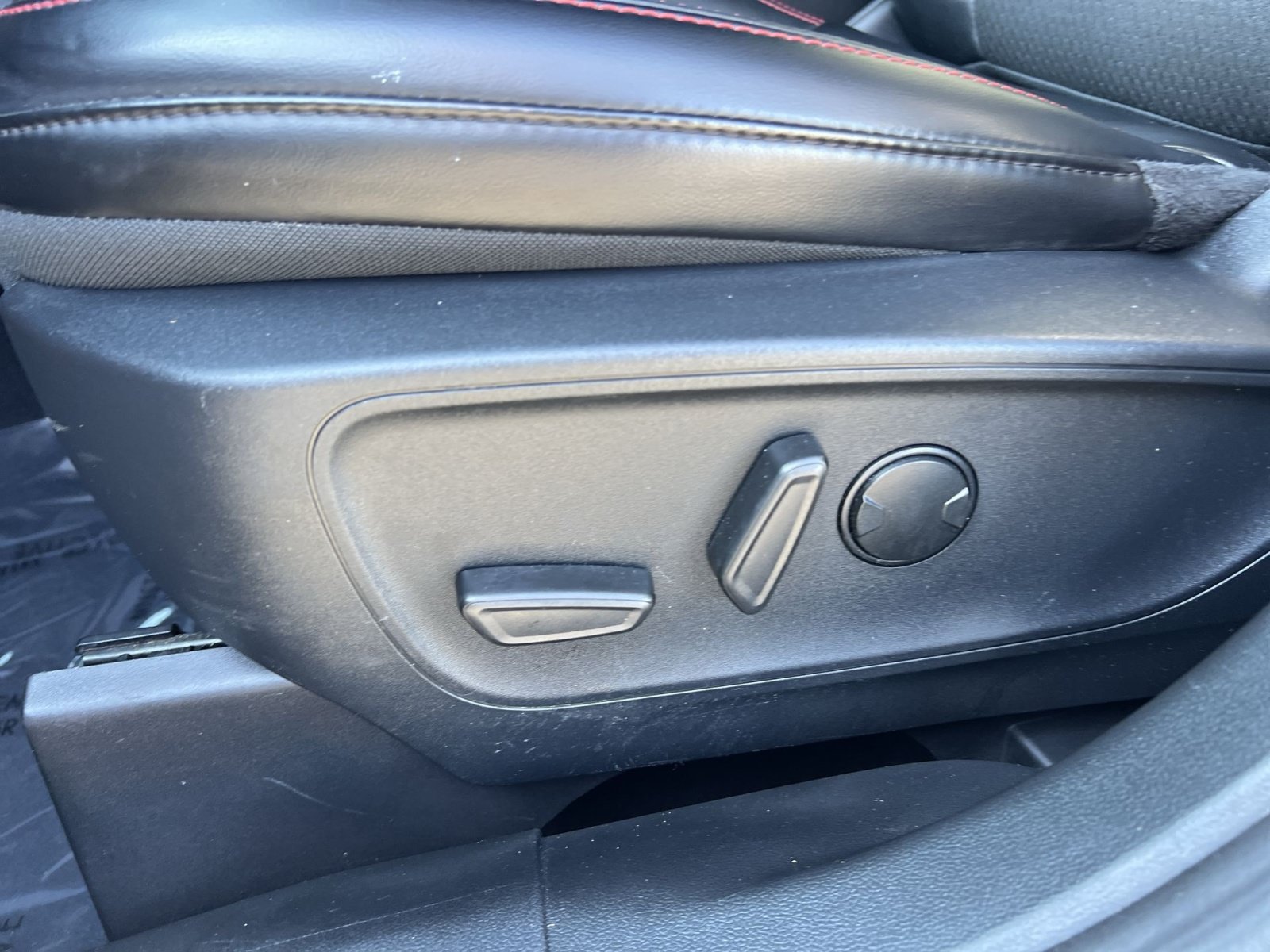 Used 2025 Ford Escape ST-Line Select AWD/4WD image 14