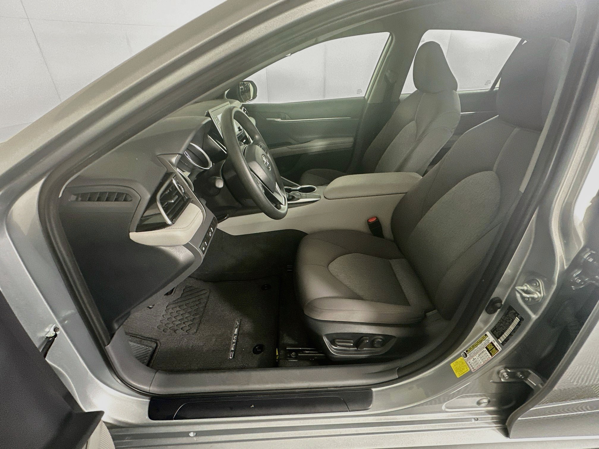 Used 2023 Toyota Camry LE FWD image 13