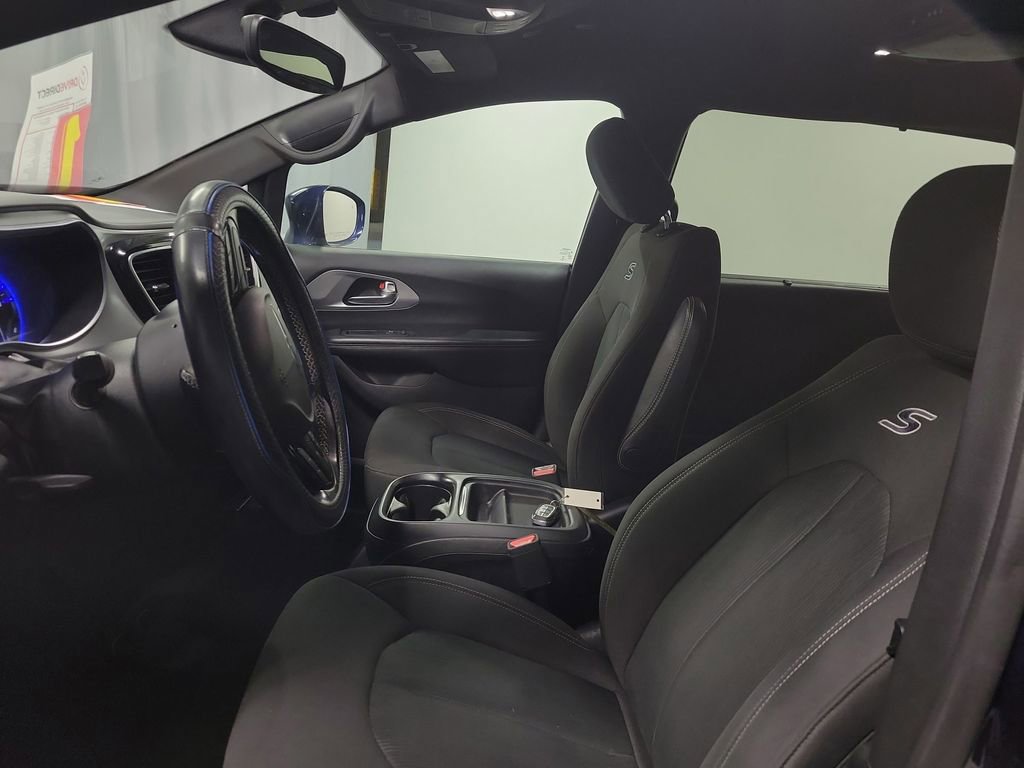 Used 2019 Chrysler Pacifica Touring Plus w/ S Appearance Package image 13
