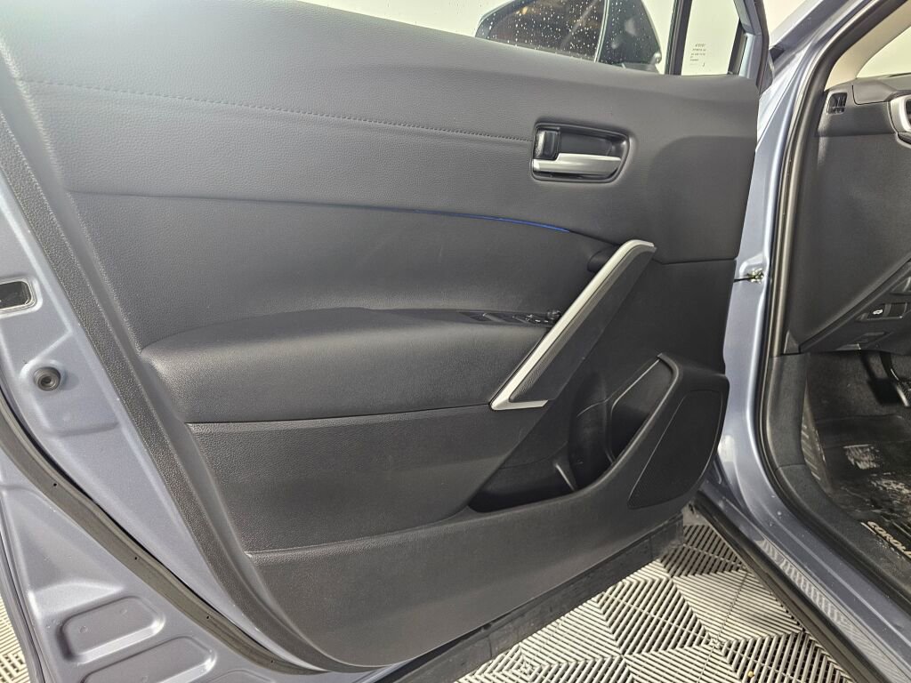Used 2023 Toyota Corolla Cross XLE w/ Convenience Package image 18