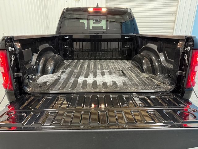 Used 2025 RAM 1500 Laramie w/ Advanced Safety Group II AWD/4WD image 9