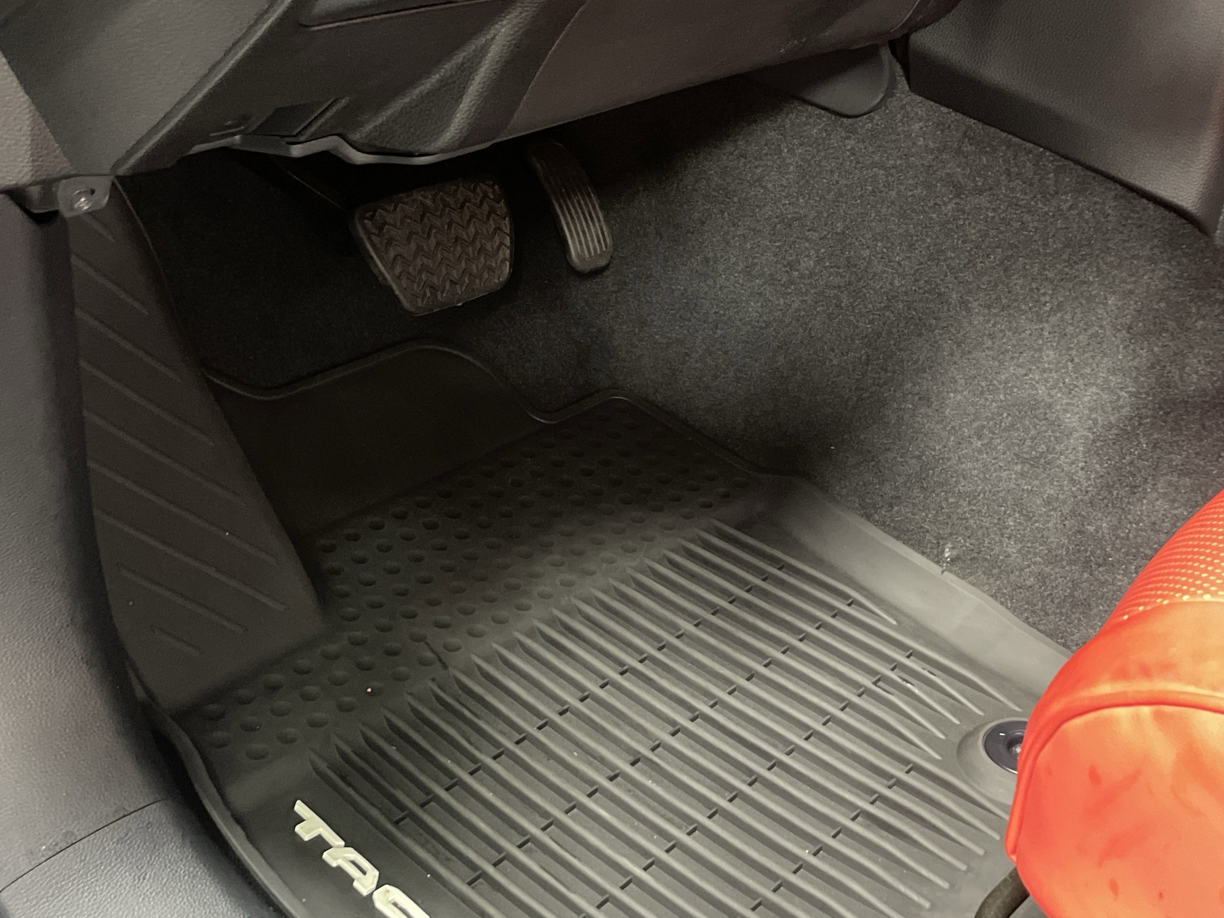 Certified 2025 Toyota Tacoma SR image 17