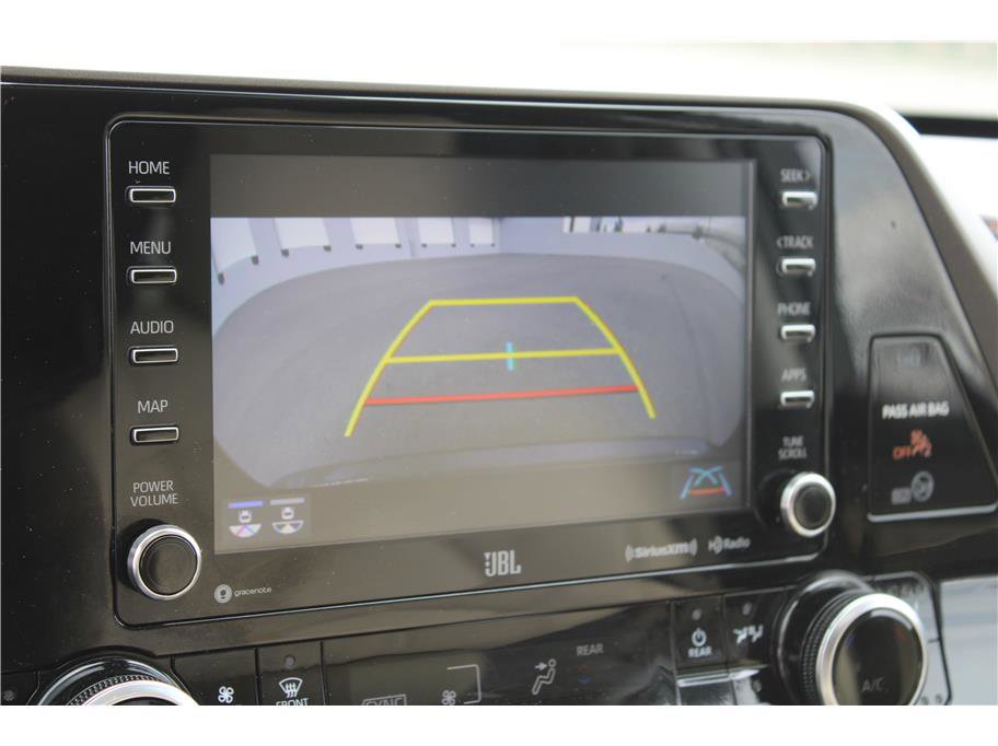 Used 2020 Toyota Highlander Limited AWD/4WD image 25