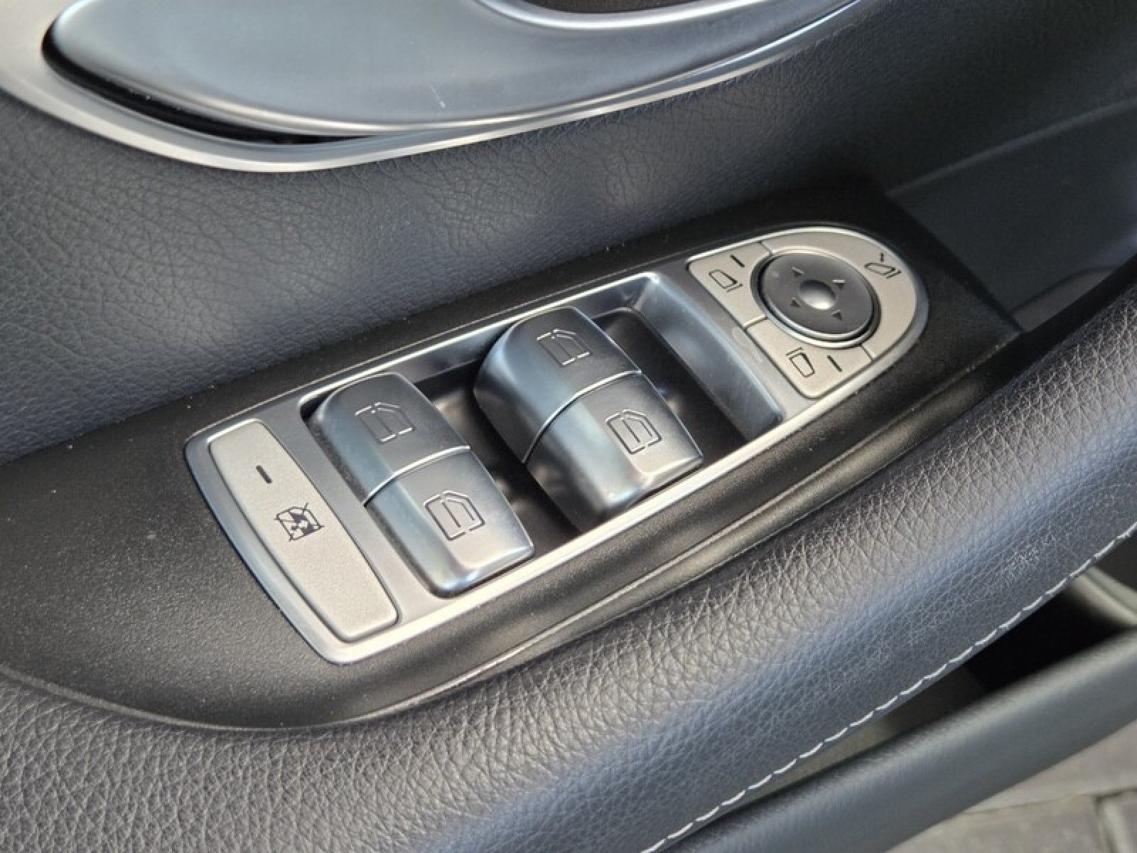 Used 2023 Mercedes-Benz E 350 Sedan image 24
