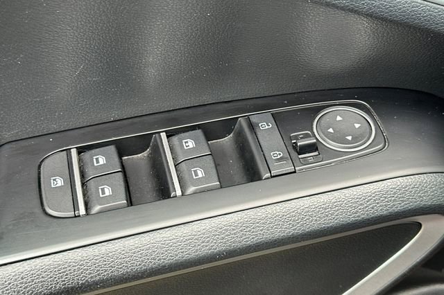 Used 2023 Kia Soul LX w/ LX Technology Package image 12