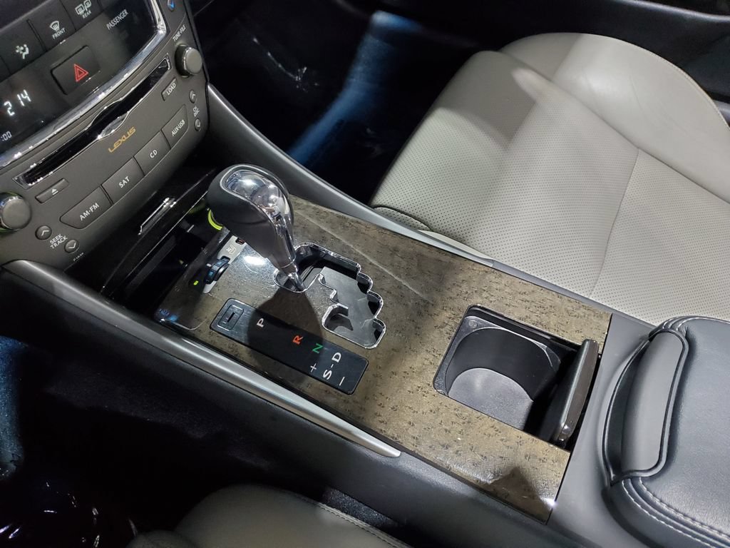 Used 2012 Lexus IS 350C w/ Luxury Pkg RWD image 30