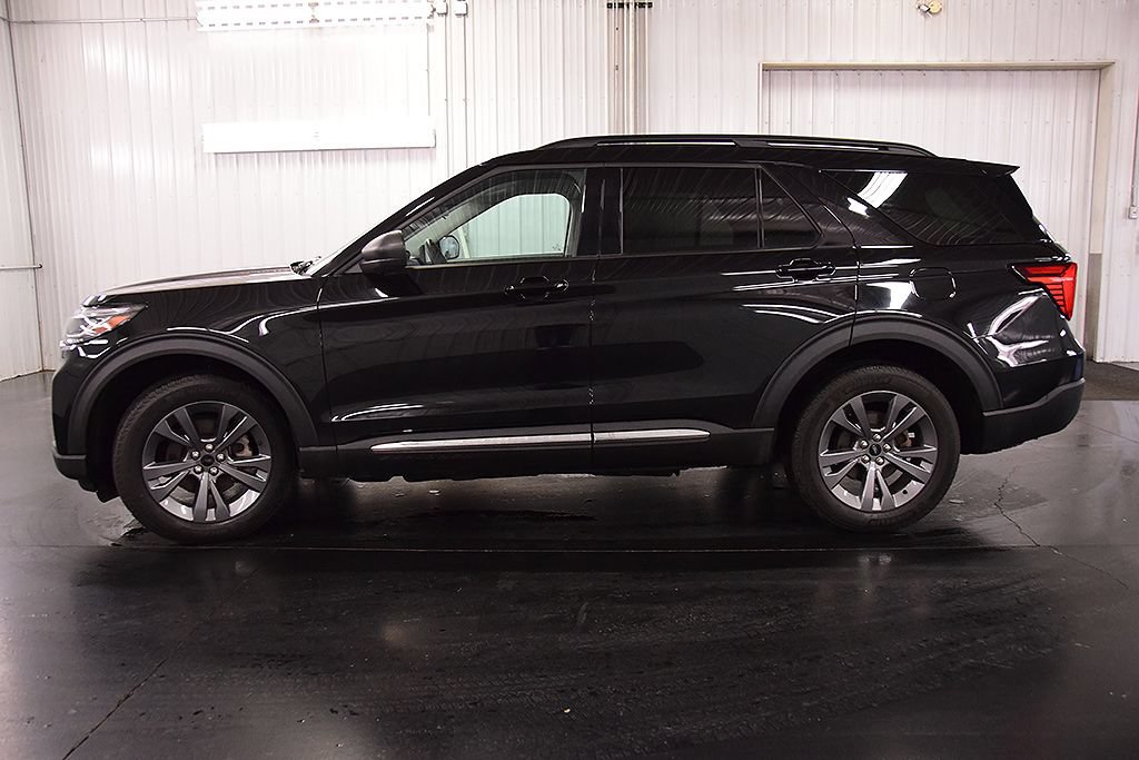 Used 2025 Ford Explorer Active w/ Active Comfort Package AWD/4WD image 4