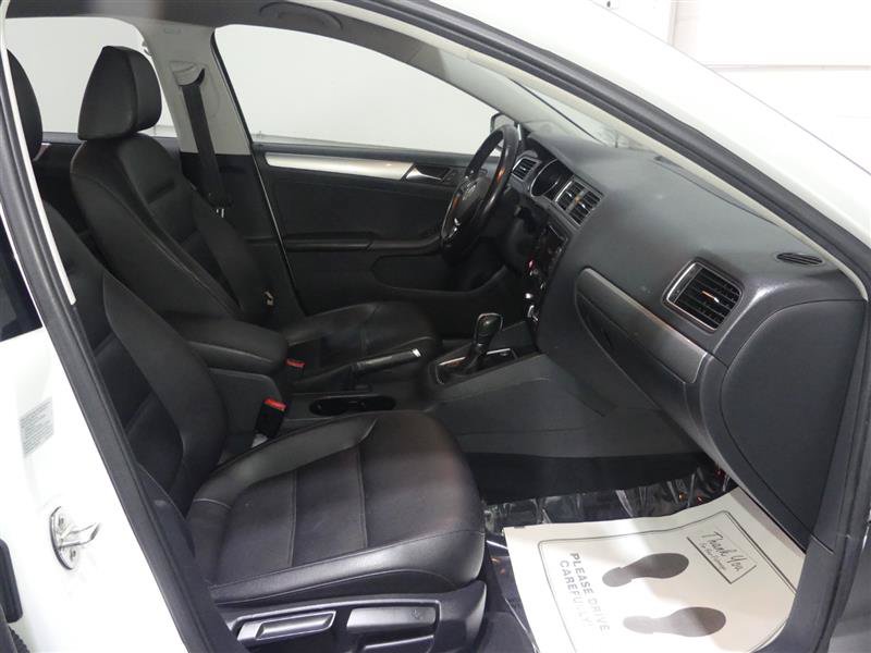 Used 2015 Volkswagen Jetta SE FWD image 23