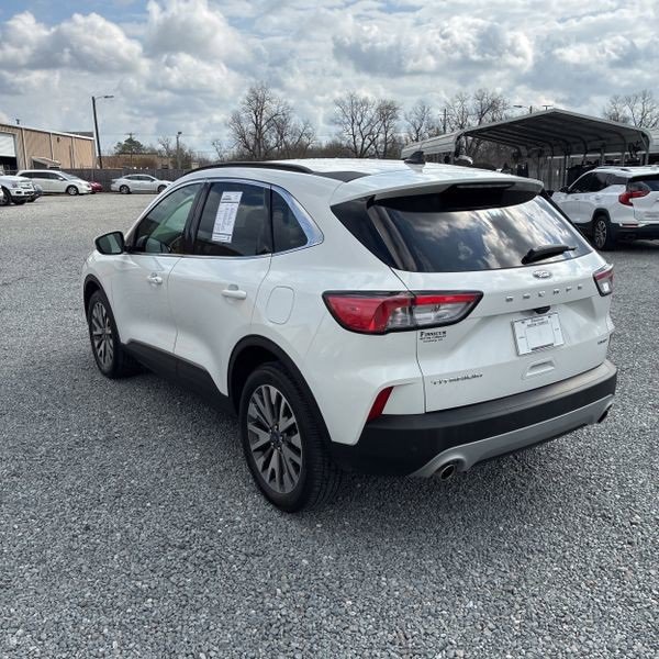 Used 2022 Ford Escape Titanium image 5