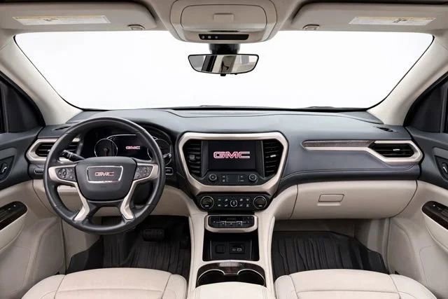 Used 2023 GMC Acadia Denali w/ Denali Ultimate Package AWD/4WD image 17
