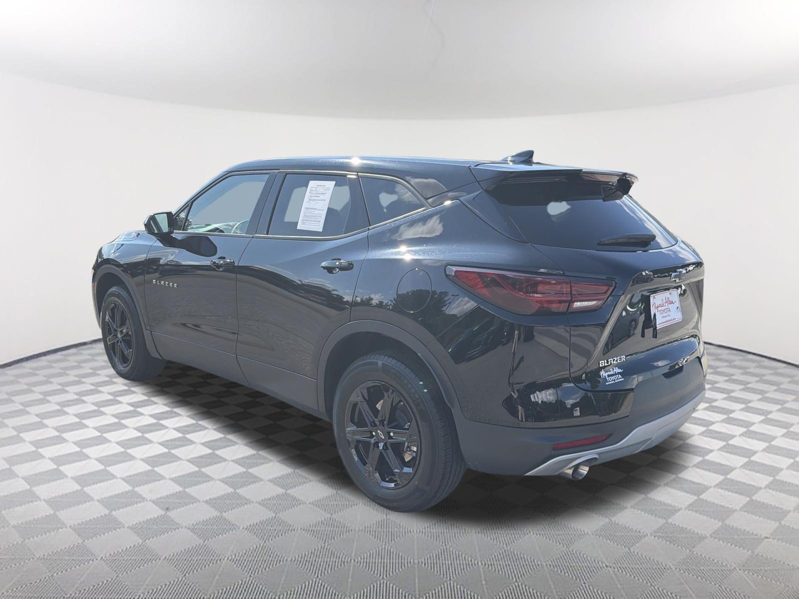 Used 2025 Chevrolet Blazer LT FWD image 15