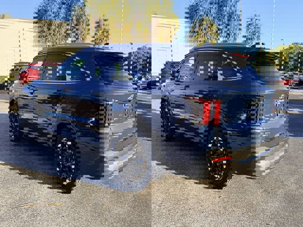 Used 2025 Kia Sorento S w/ Panoramic Sunroof Package image 6