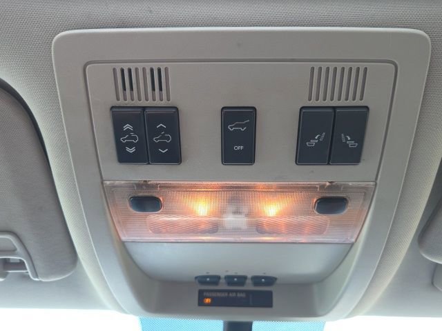 Used 2008 Chevrolet Suburban LT image 32