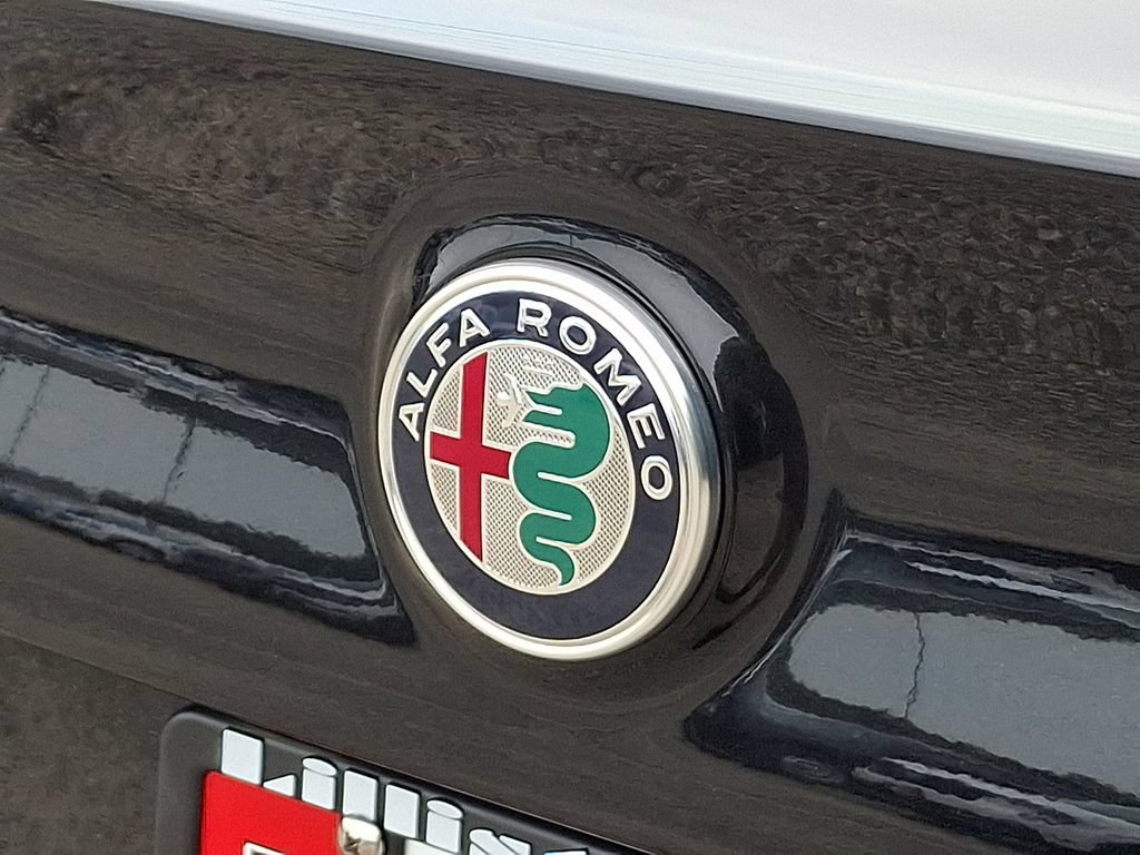 Used 2021 Alfa Romeo Giulia Ti w/ Nero Edizione AWD/4WD image 31