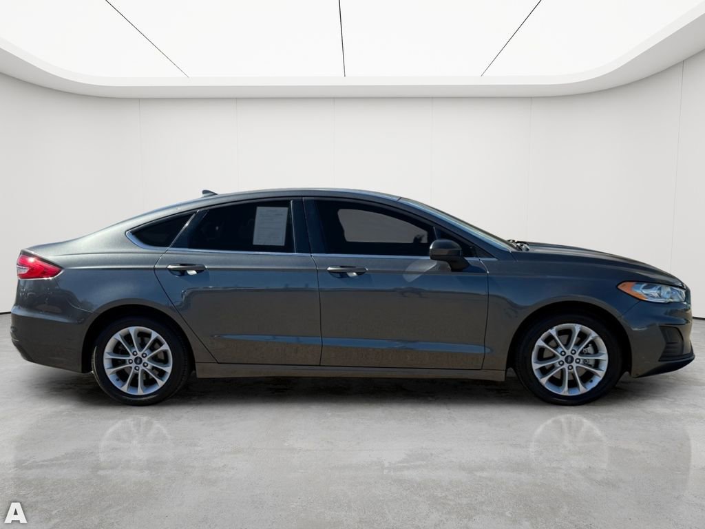 Used 2020 Ford Fusion SE FWD image 8