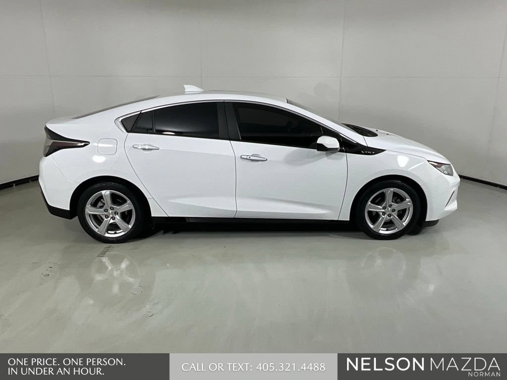 Used 2018 Chevrolet Volt LT w/ Comfort Package FWD image 5