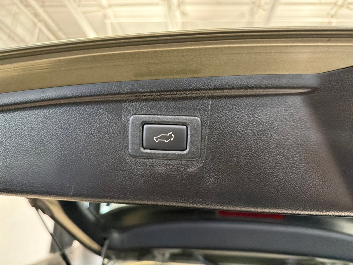 Used 2017 Subaru Outback 3.6R Limited AWD/4WD image 14