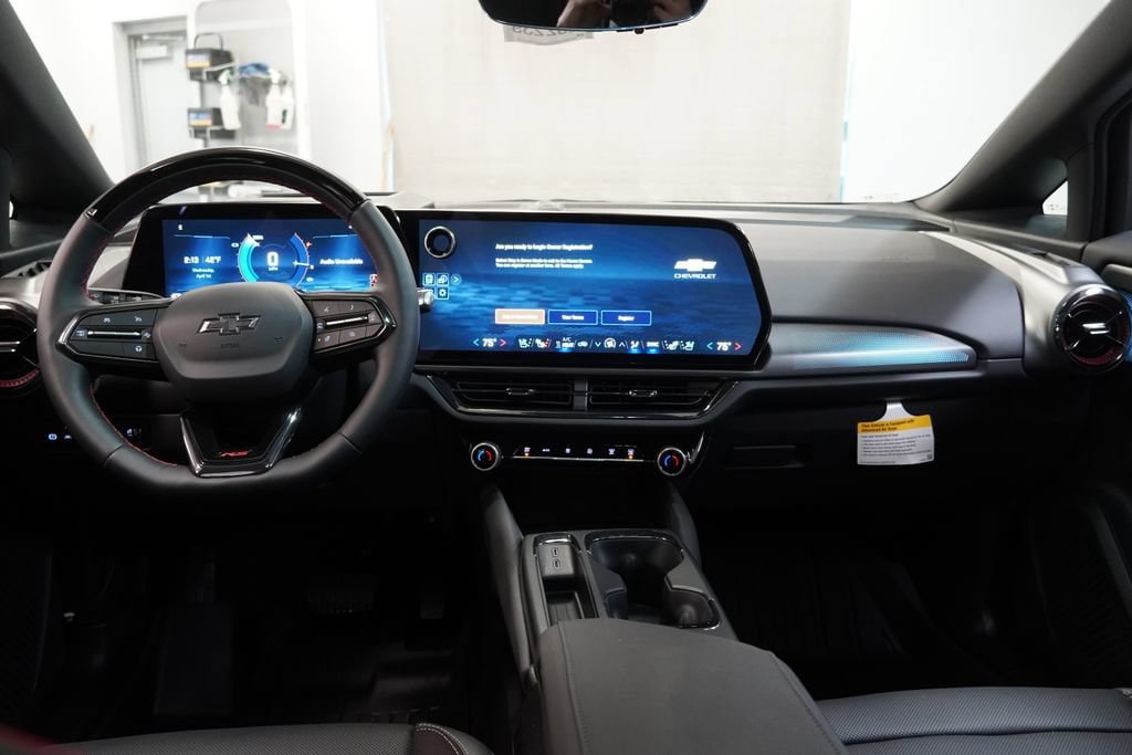 New 2025 Chevrolet Equinox EV RS w/ Active Safety Package 3 FWD image 18