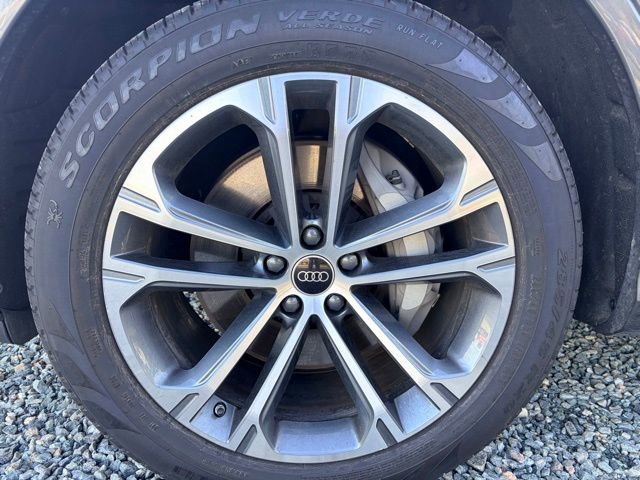 Certified 2025 Audi Q7 2.0T Premium Plus w/ Premium Plus Package AWD/4WD image 5