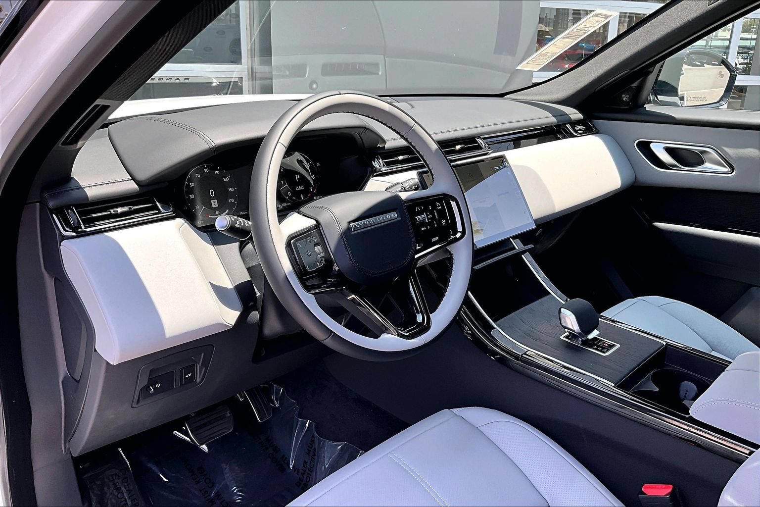 New 2026 Land Rover Range Rover Velar Dynamic SE AWD/4WD image 6