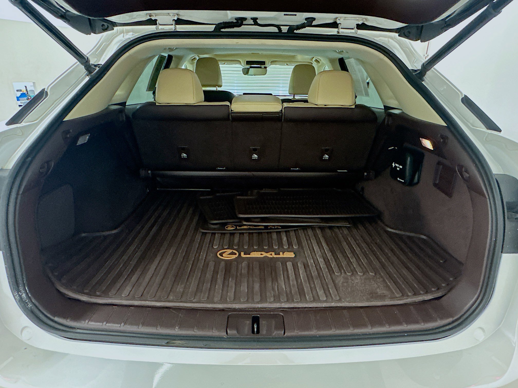 Used 2016 Lexus RX 450h AWD w/ Cold Weather Package image 31