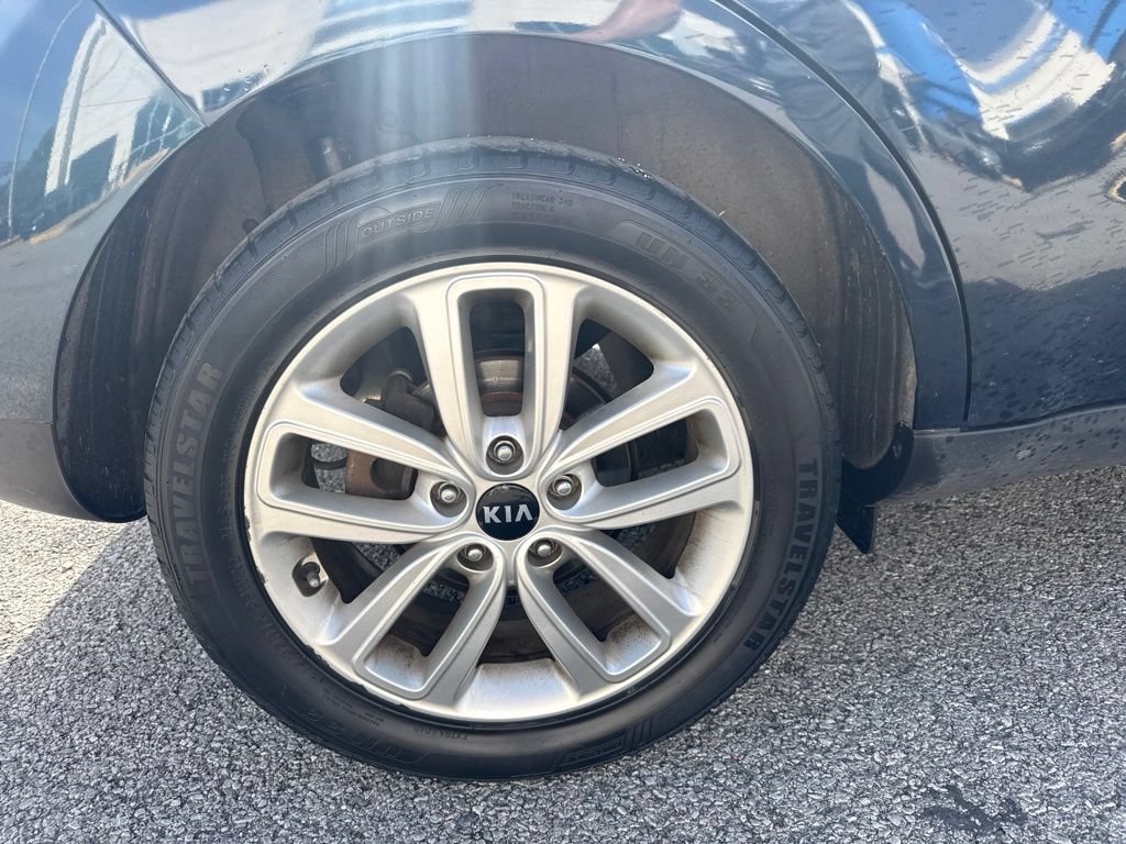 Used 2018 Kia Soul + FWD image 5