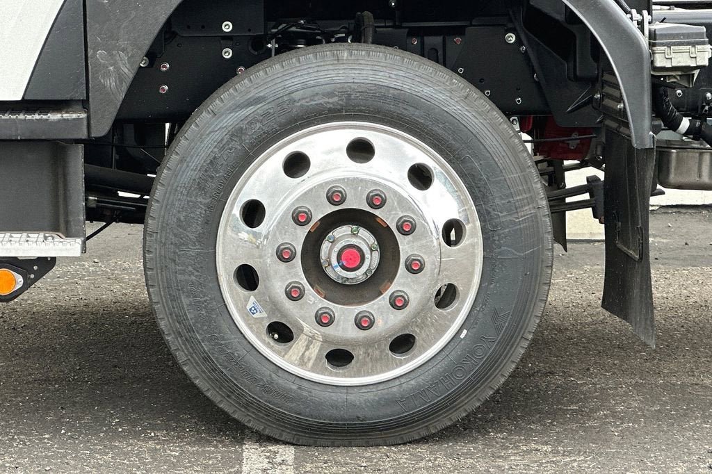 New 2024 Chevrolet Low Cab Forward 6500XD RWD image 21