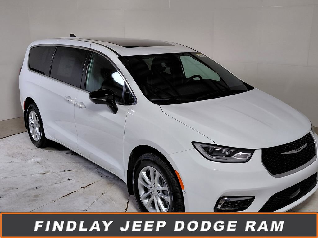 New 2026 Chrysler Pacifica Select AWD/4WD image 1