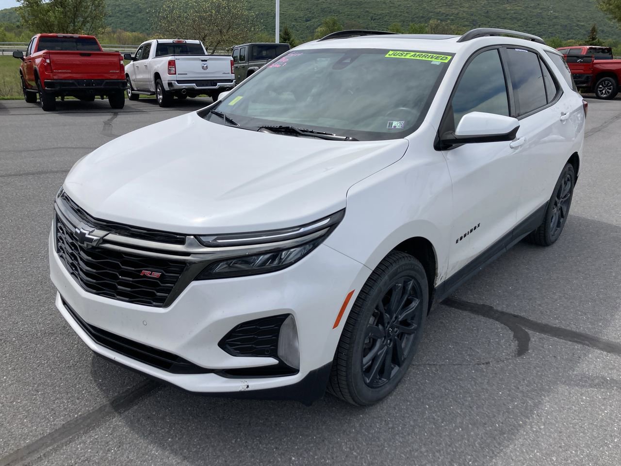 Used 2022 Chevrolet Equinox RS w/ LPO, Floor Liner Package AWD/4WD video 3