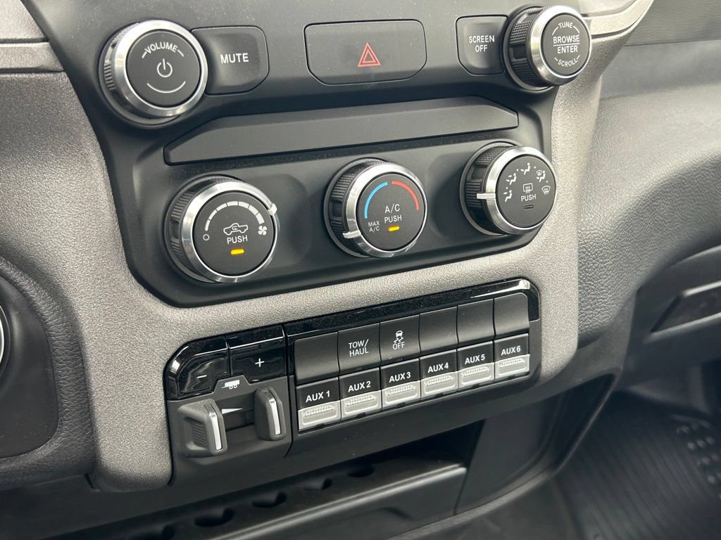 New 2024 RAM 3500 Tradesman AWD/4WD image 20