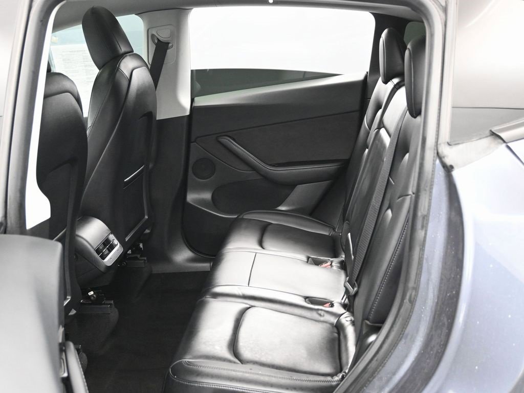 Used 2021 Tesla Model Y Long Range image 36