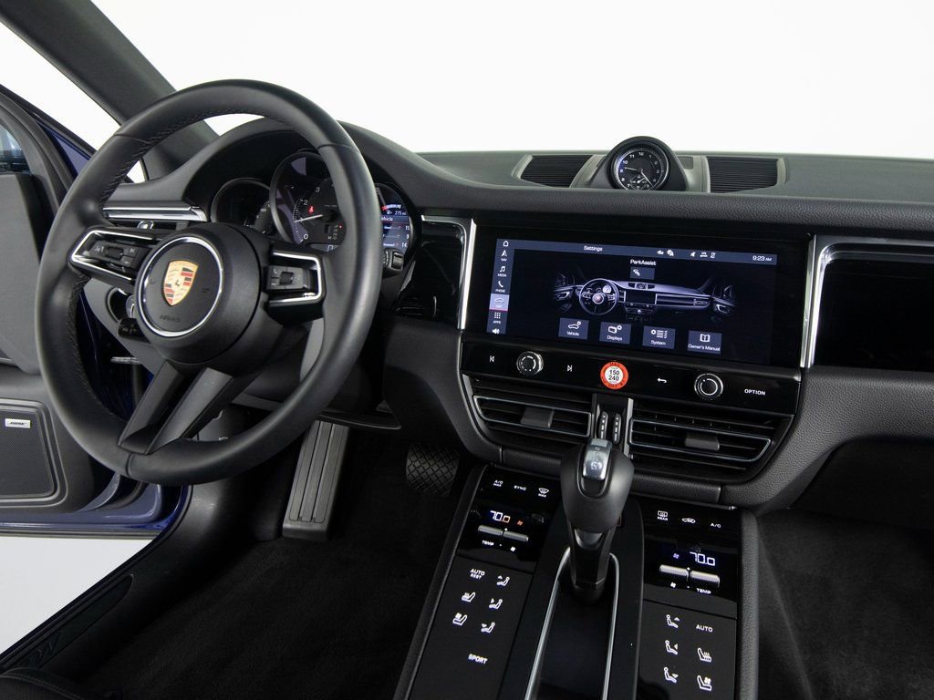 Used 2025 Porsche Macan image 28