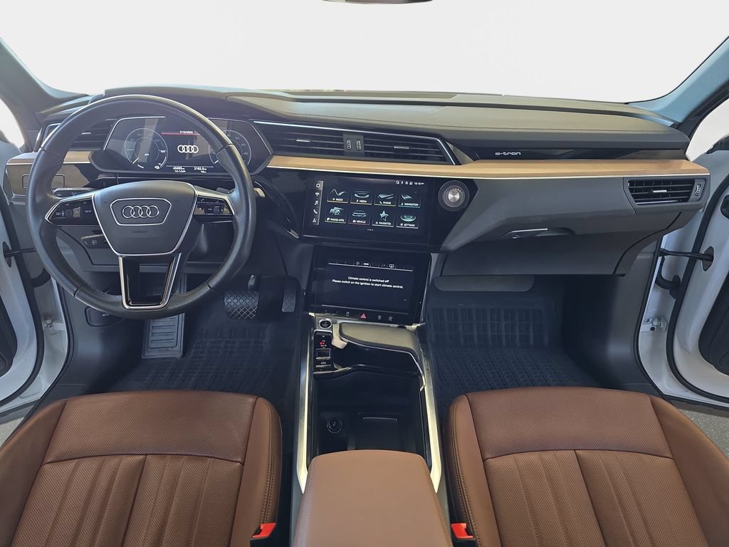 Certified 2024 Audi Q8 e-tron Premium Plus w/ Premium Plus Package AWD/4WD image 10